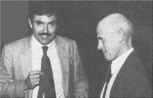 話し合うドッター(右)とグルンツィッヒ(Friedman S G:Radiology. 172, 3, 2, 1989)